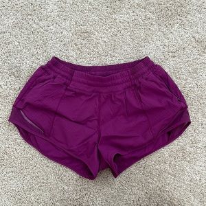 Lululemon Hotty Hot shorts 2.5 in